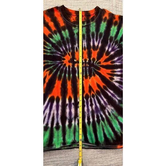 Gorgeous tie-dyed T-shirt. Excellent fall colors. - Picture 4 of 4